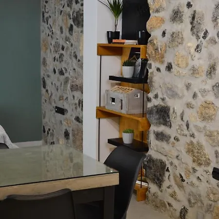 Fontana Leone Apartment